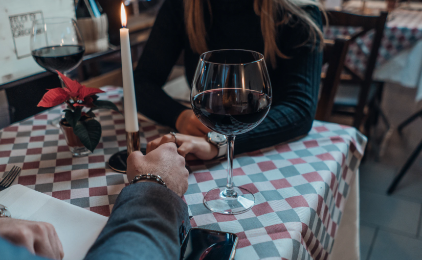 How to Date on A Budget for Valentines 2021