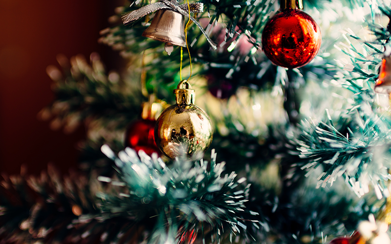 Some Easy Ways to Save Money This Christmas